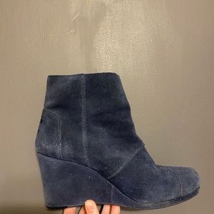 TOMS WEDGE SUMMER BOOTIE so cute worn once